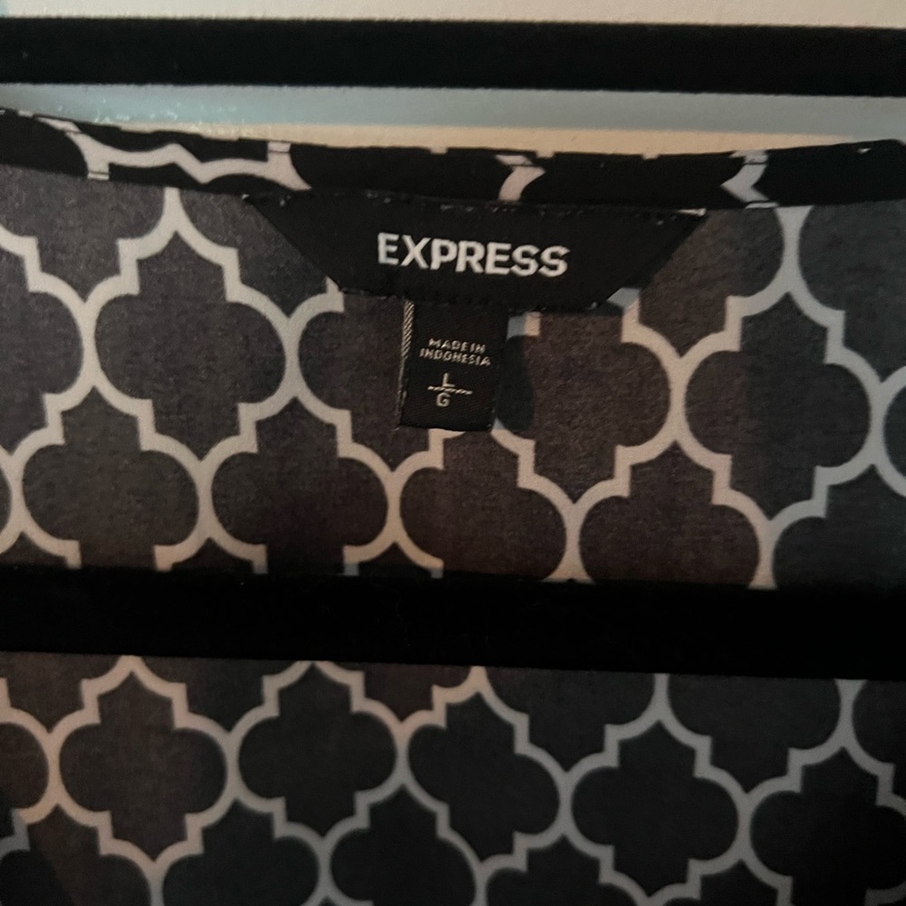 Express Monochrome Quatrefoil Large Blouse